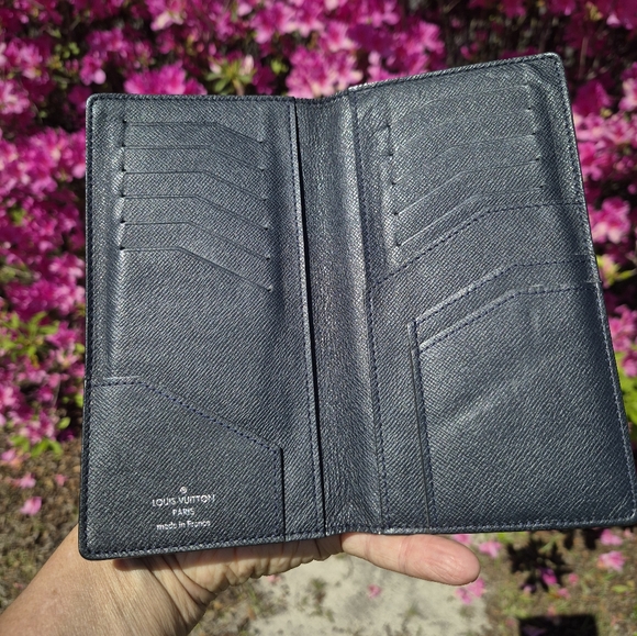 AUTHENTIC Louis Vuitton Taiga Long Tall Wallet MINT CONDITION - Picture 5 of 12